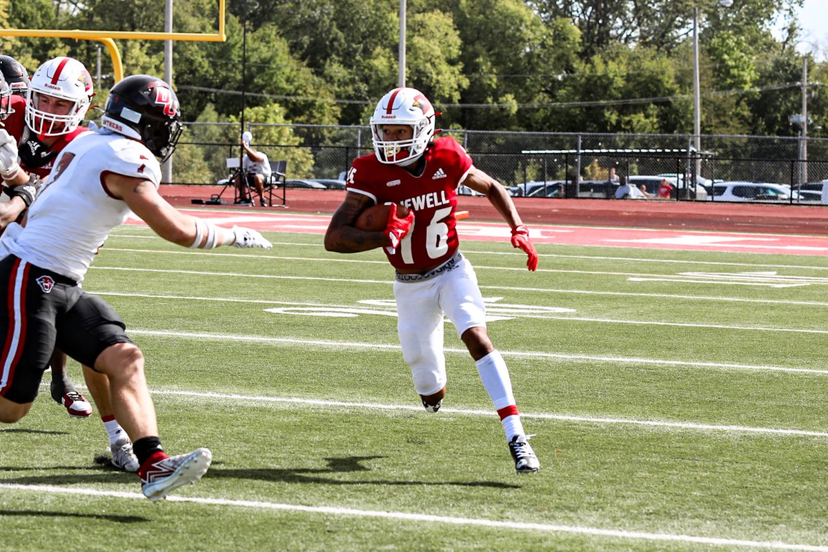 Touchdown Cardinals! 

Edmarrion Contreras hauls in the 23 yard connection to extend the lead. PAT good. 

Jewell 31, McKendree 14