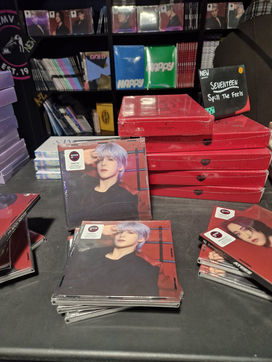 ysjmkosmos's tweet image. This is HMV in Oxford Street, London, United Kingdom! @hello82EUROPE @hello82official #MyLocalHMV #82giveaway #hello82