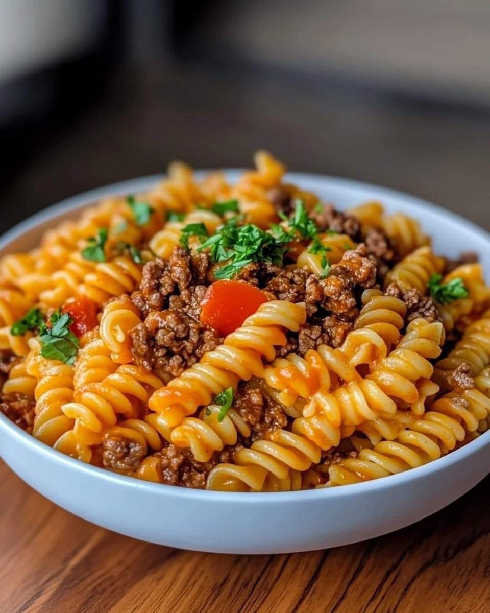 foodietechlab's tweet image. Cheesy &amp;amp; tomato-y cheeseburger pasta 🍝 🍔 !