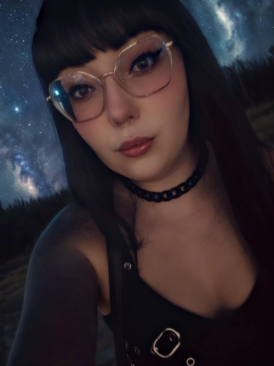 🔴 Live now | 𝔾𝕠𝕥𝕙𝕪 💀 tweet media