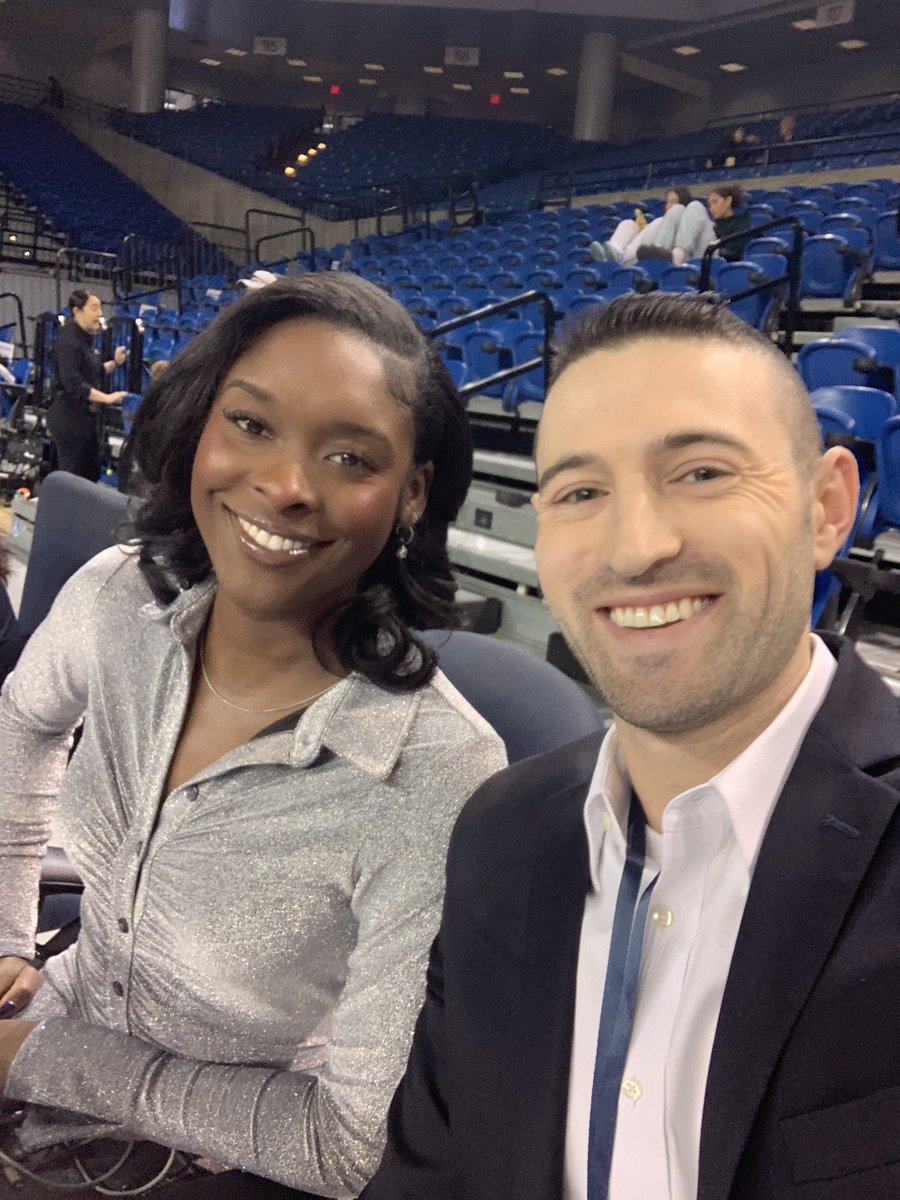 Back at it with <a href="/_cgilly/">Carolyn Gill</a> ! Last game of 2024 at home for <a href="/UCIwbb/">UCI Women's Basketball</a> as they take on <a href="/GaelsWBB/">Saint Mary's Women's Basketball</a> 

📺 ESPN+ 2 pm PT: espn.com/espnplus/playe…