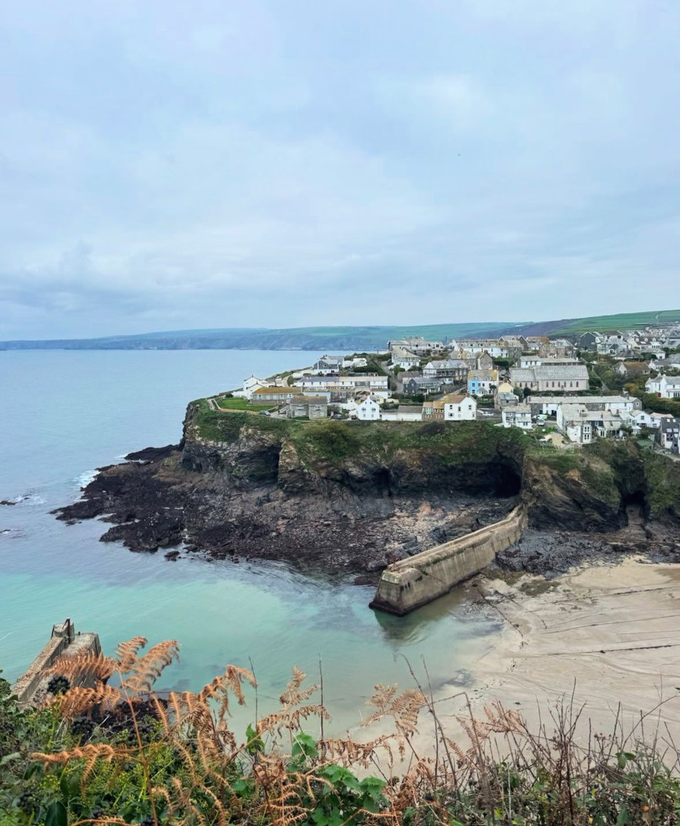 🎢 Have you tackled the Rollercoaster Path?!

🗺️ Today I took 20 ramblers for a 5-mile walk from Port Quin to Port Isaac, notoriously known as the rollercoaster path because of its steep ascents and deep descents. #Cornwall 

It was glorious 🥾

cornishramblings.co.uk