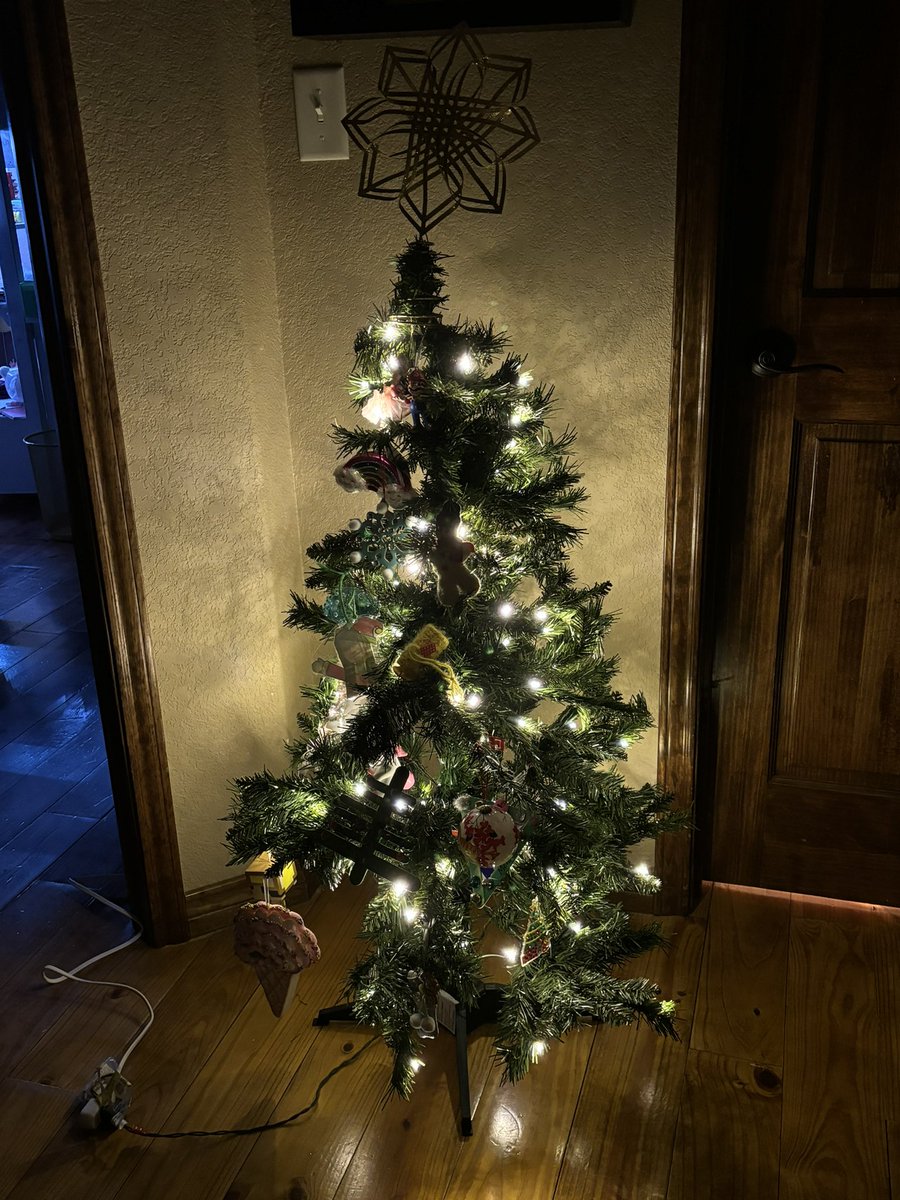 HumbledFollower (is on 🦋 too) tweet media