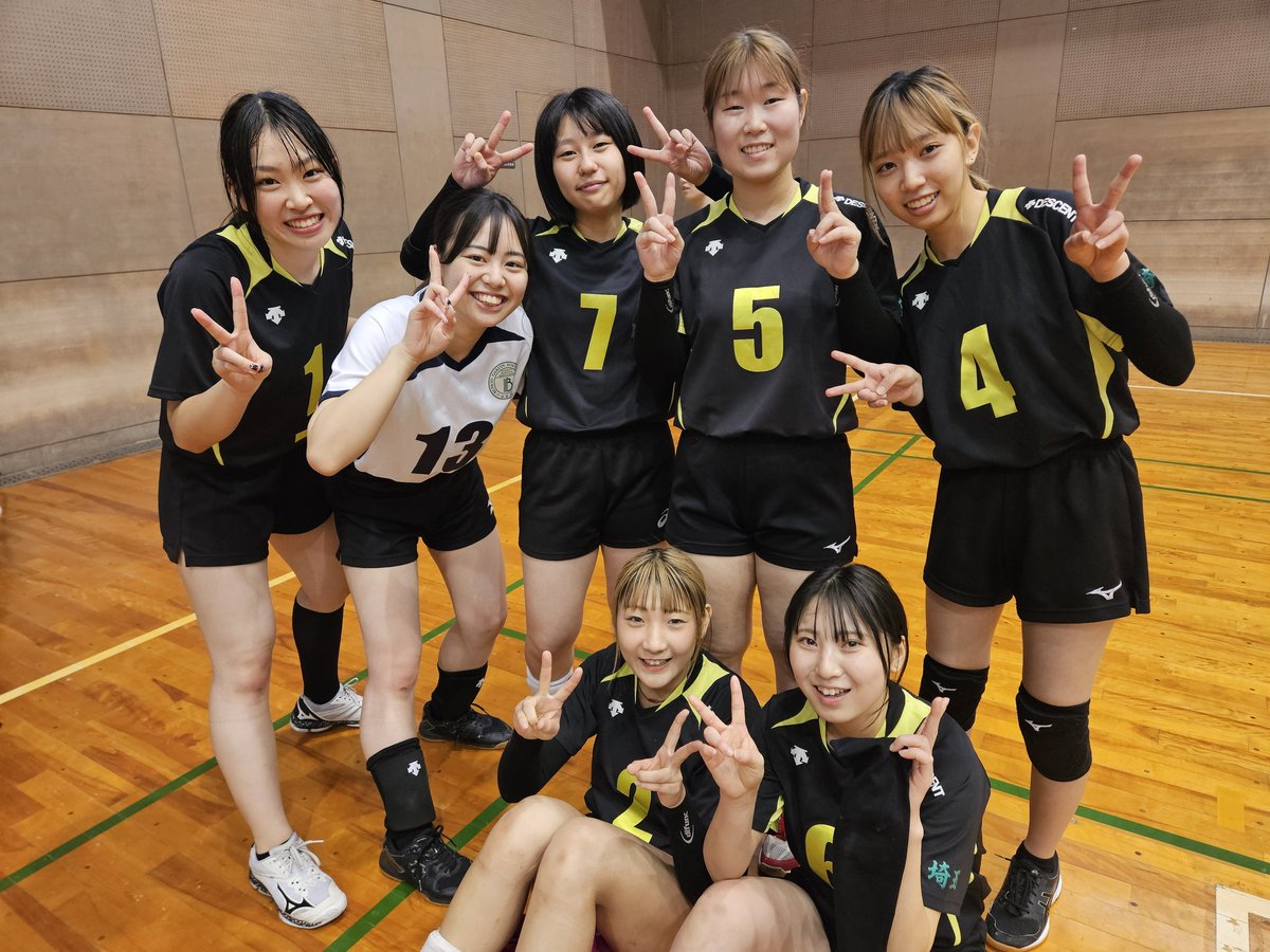 ygankichi's tweet photo. 昨日で男女の秋季リーグ戦の全日程が終了しました❗男女共に全勝、失セット無しでの昇格となりました⤴️来年は部が上がるのでしっかりと練習して向かえたいと思います🎵
#BGU女子バレー部
#BGU男子バレー部 https://t.co/fxkJZGKAA6