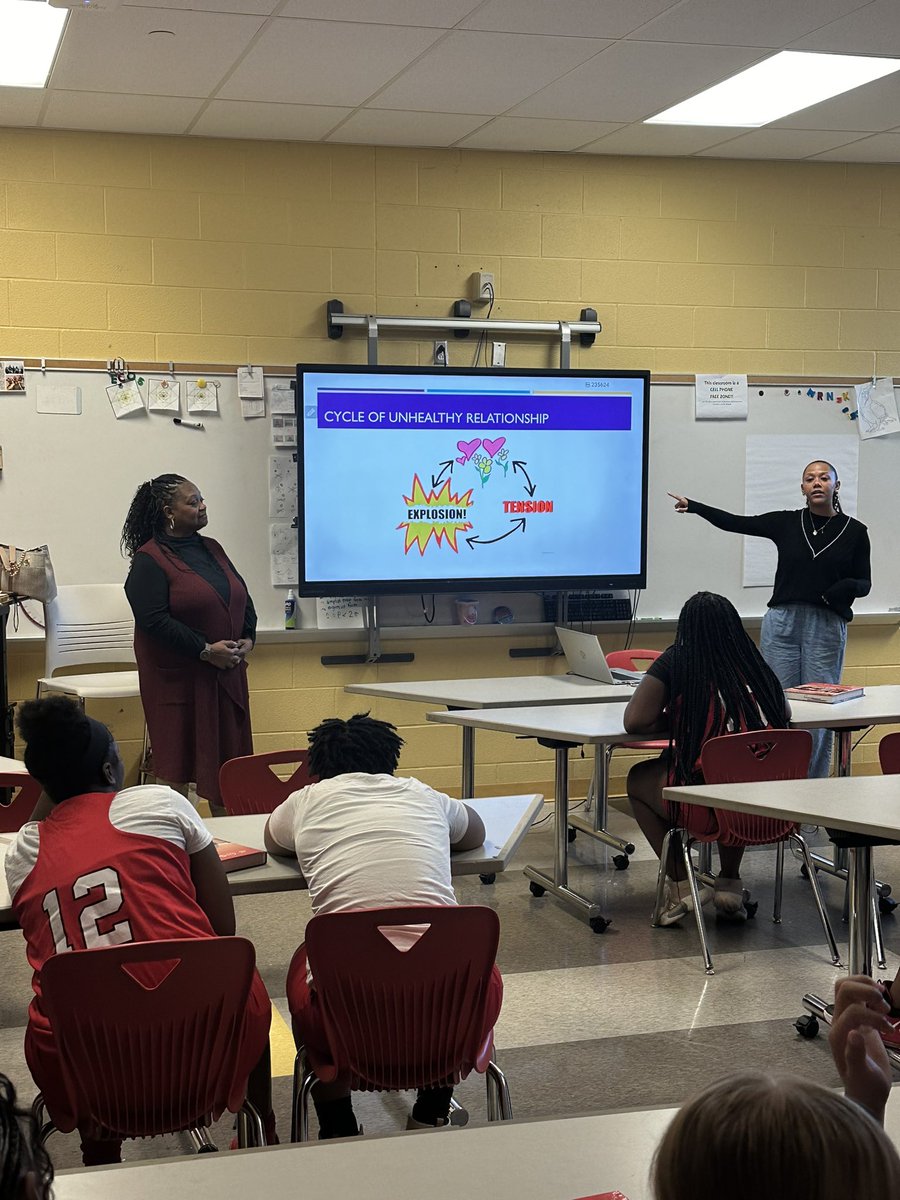 lady_lawyersgbb's tweet photo. What a great week on West 140th street of Cleveland, OH as our Lady Lawyers bonded together with a Program talent show and got to working as they sat through an amazing presentation by 

Journey Center for safety and healing an event put on by @PhiSigmaQues 

Thank you all❤️🤍 https://t.co/64j0lf9v7O