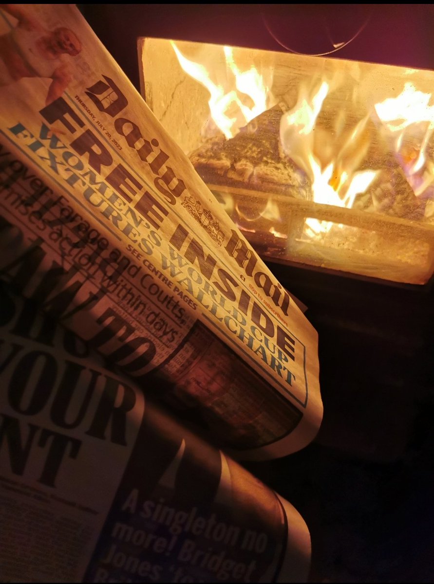 Supereye666's tweet photo. @michaelwhite That time of year again when the daily mail serves a good purpose 🔥🔥🔥 https://t.co/55cYUrIaRf