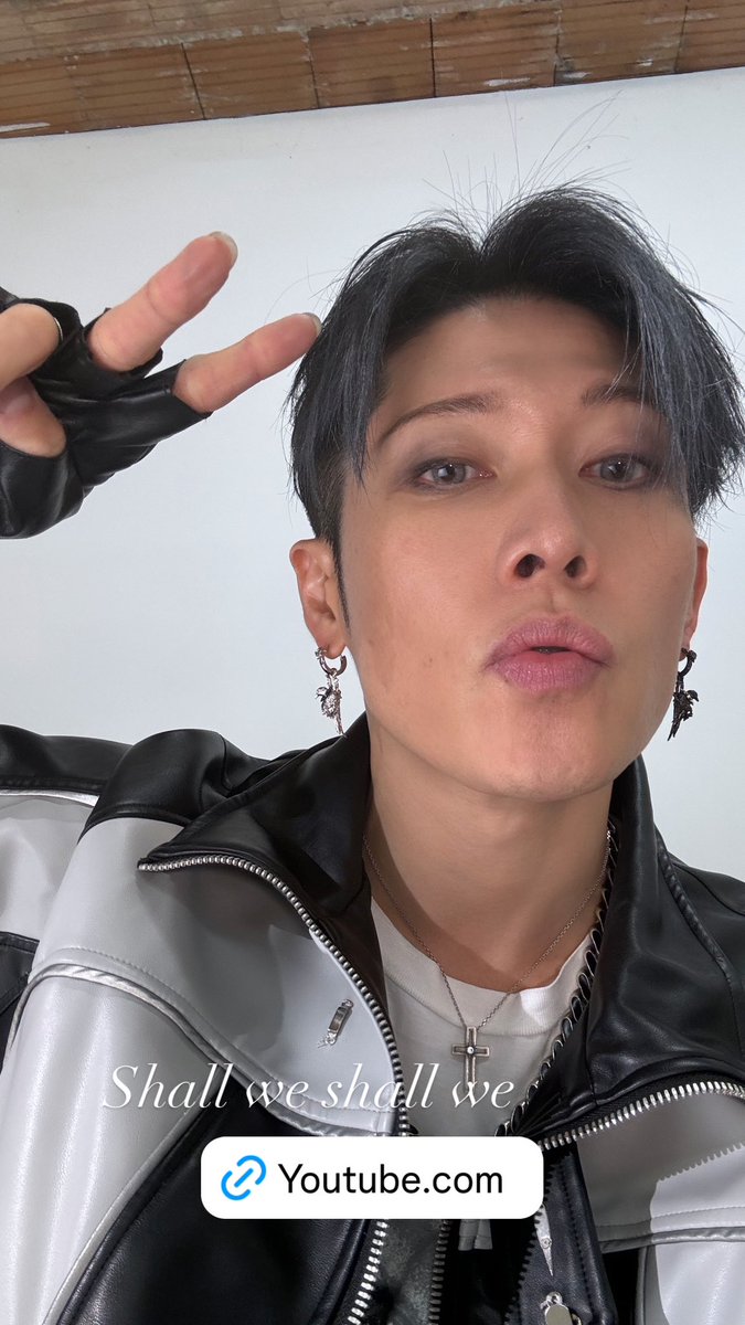 MIYAVI_OFFICIAL's tweet photo. Shall we? https://t.co/CGiGTTvEnA https://t.co/gMVxk1tEDa