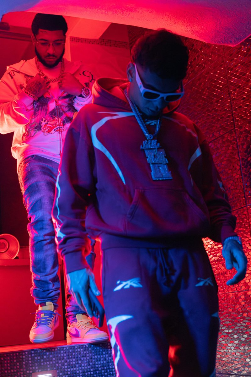 Hozwal3's tweet image. Junto al bro @CDobleta 
Strip Club rompiemdo 🤡🥷 

youtu.be/9Za0wYw_DTk?si…