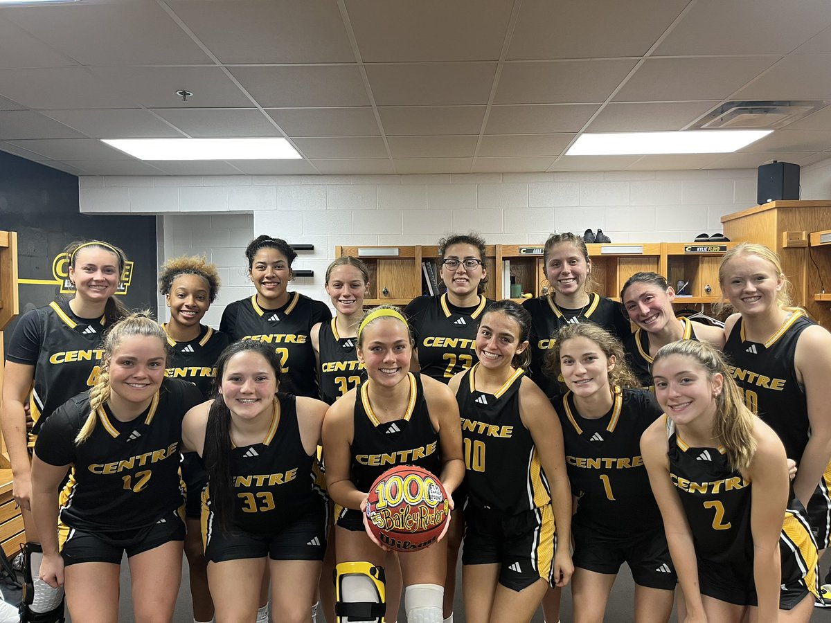 Celebrated Bailey Rucker’s induction into the 1,000 point club with a dub today😎 Congrats <a href="/bailey_rucker5/">Bailey Rucker</a> 💯💯