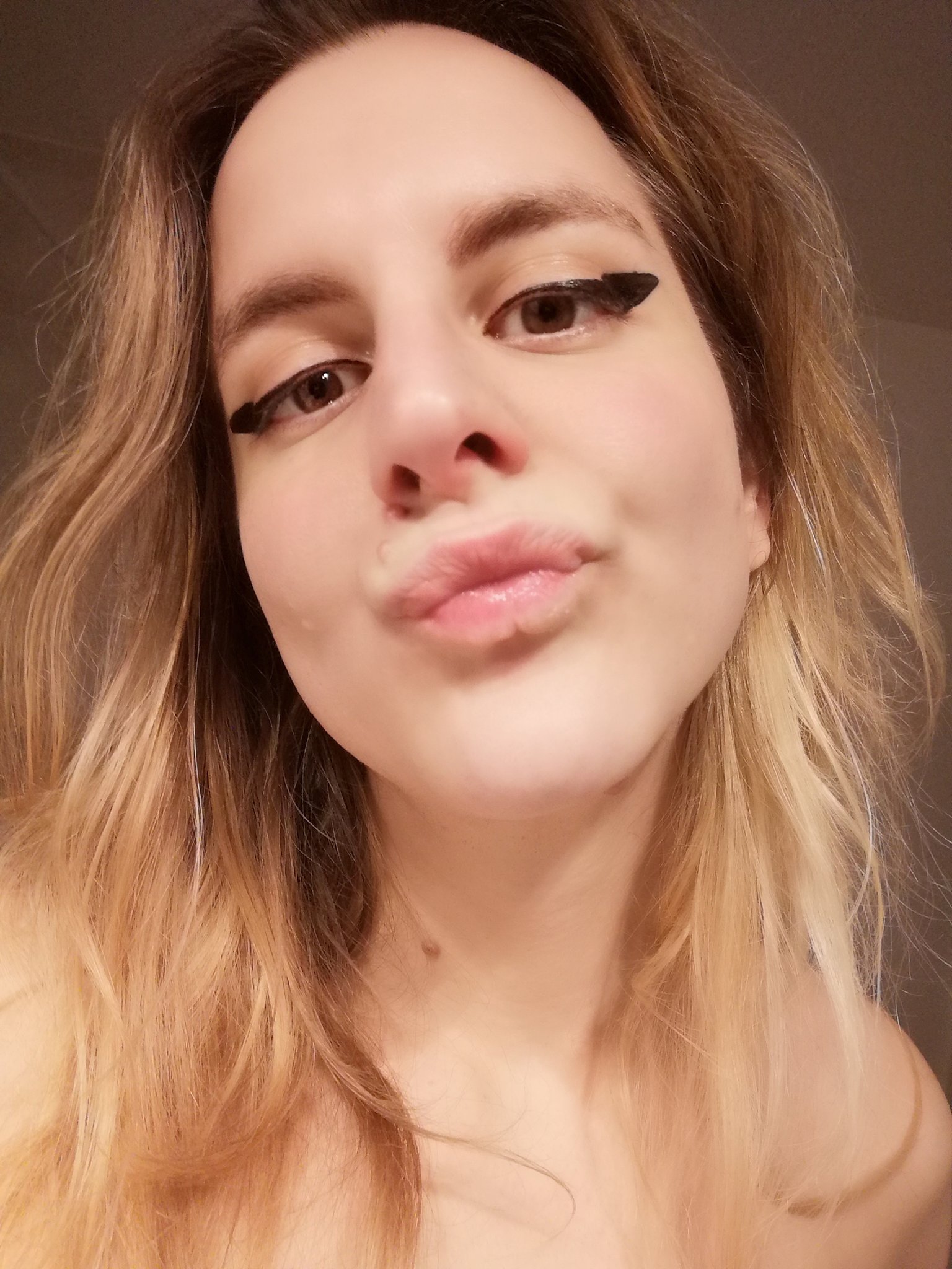 Good night 🩷 https://t.co/x6ZbKrMkx4