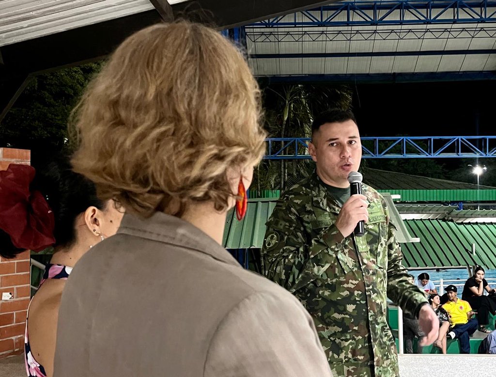 Ejercito_Div4's tweet photo. Continuamos fortaleciendo los lazos de amistad con la Universidad Compensar de Villavicencio, #Meta, que se suma a nuestra misión de llevar bienestar y educación a los niños de #MiVeredaModelo en Guamal. Esta importante campaña se entregará el próximo 23 de noviembre. https://t.co/1zMIm4xcJG