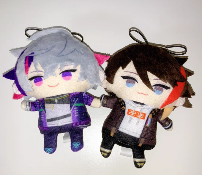 ふわぐさパペが届いてにっこりあちなパペのお顔好きすぎるし脚がすらっとしている 