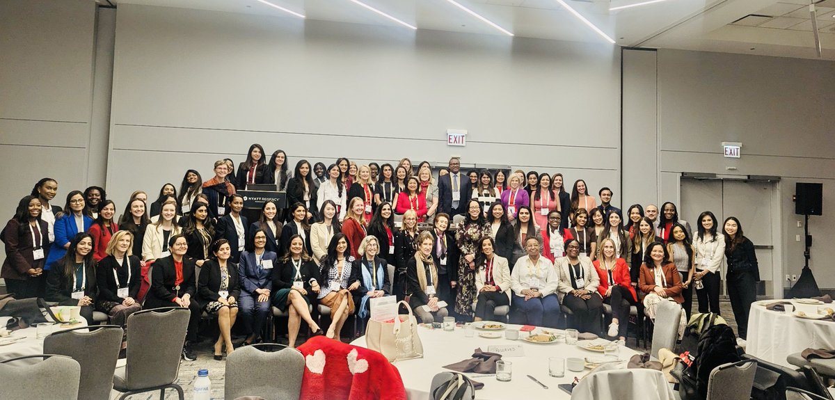 MonSangh's tweet image. What an amazing gathering of #AHAWIC and allies! So many great takeaways! #AHA2024
Congratulations to the #WIC Mentoring Award Winner @avolgman!!
Thank you to our ⭐️panel!
@DrMarthaGulati
@drstaceyrosen
@Drroxmehran
@EldrinL
And to our guest of honor:
@NanetteWenger