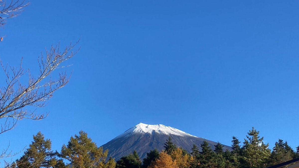 PICAomotefuji's tweet photo. おはようございます
これからよく見れるようになる富士山にかかった雪久しぶりによく見えました。
#表富士#富士山#富士宮#キャンプ場 https://t.co/saDYamxIsT