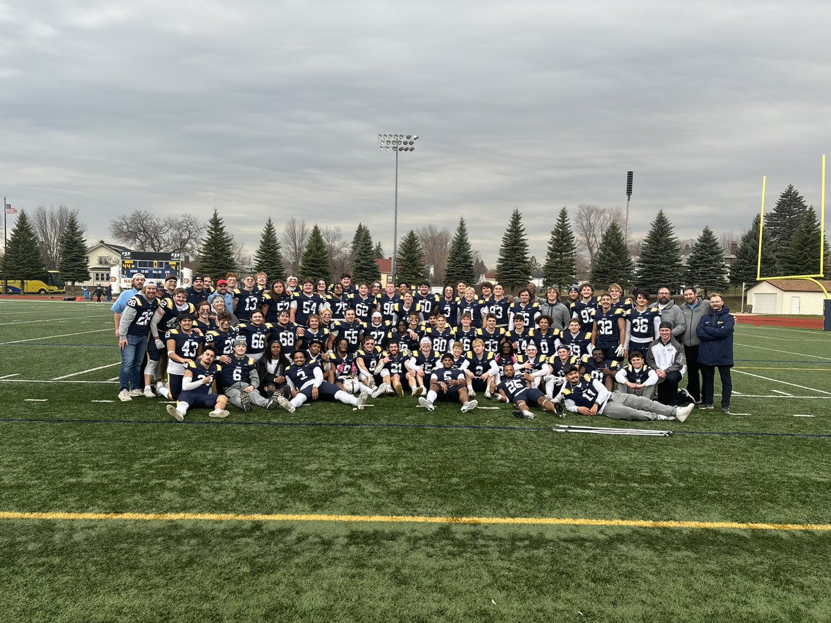 Coach_Heffernan's tweet image. I love this team! I love the grit! Thank you seniors for everything you’ve done! I don’t have the words!!!! #LiveTheStandard
