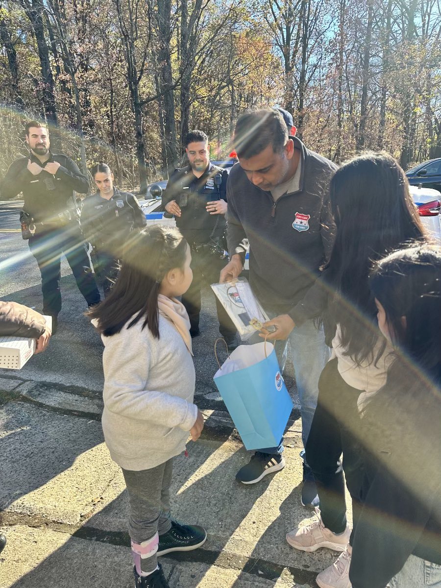 NYPD121Pct's tweet photo. Today, your officers collaborated with @CopsCareForKids to visit our friend seven year old, Jamie Adamo and family! 

Welcome to the Cops Care and NYPD family Jamie! 

Thank you for making our day a special one! You and your family have our support always. https://t.co/nvmALzcoGU