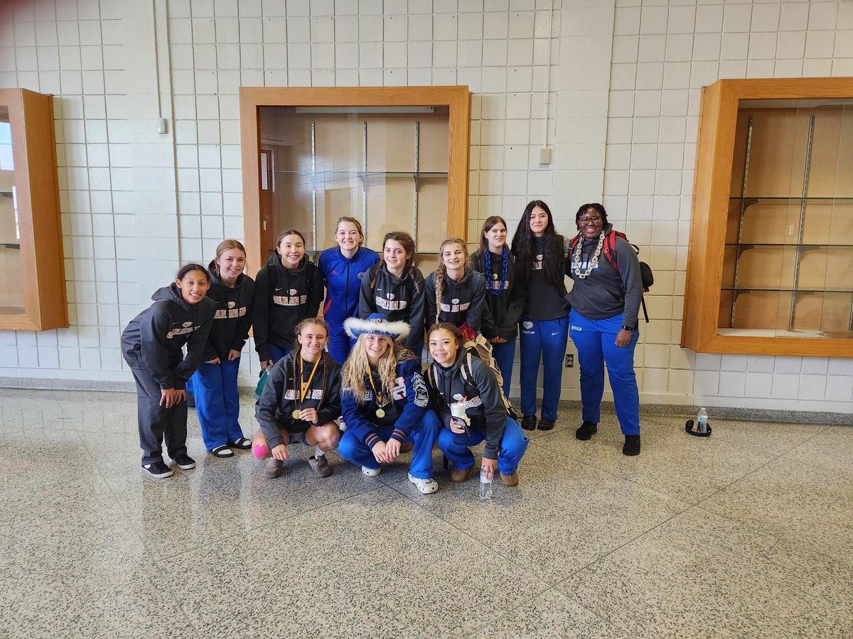 HSE girls finish 4th outta 24 schools at Purdue Polytechnic with 2 champs and 2 runner ups, a 5th place and a pair of 8th placers

Gilliam/McNary: 8th place
Fanta Sall:5th 
Kiarra Churchill/ Lilliana Rodriguez: 2nd
Lindsey Lannen (115) and EJ Shults (110) win individual titles!