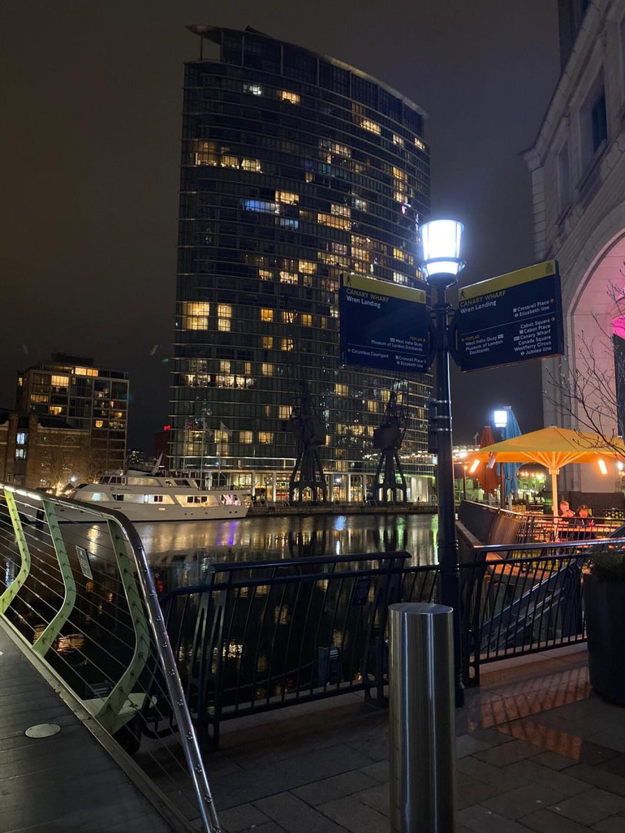 KfteK's tweet image. The city night is dotted with stars, sharing tranquility and vitality. ✨🌃