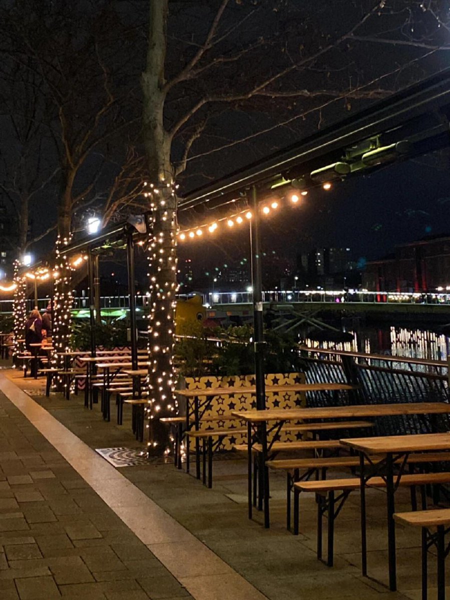 KfteK's tweet image. The city night is dotted with stars, sharing tranquility and vitality. ✨🌃