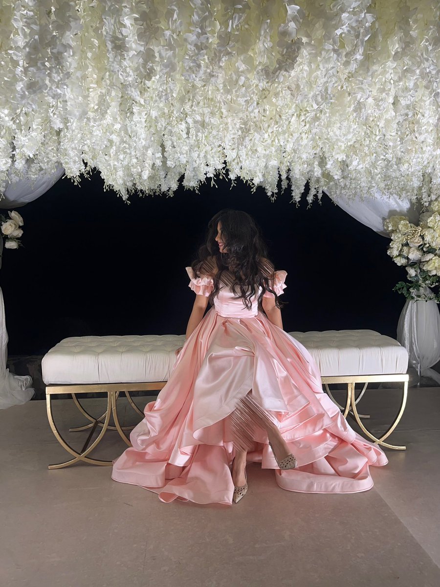 itssoso5__'s tweet photo. 💍? https://t.co/XwcA2qdyd9