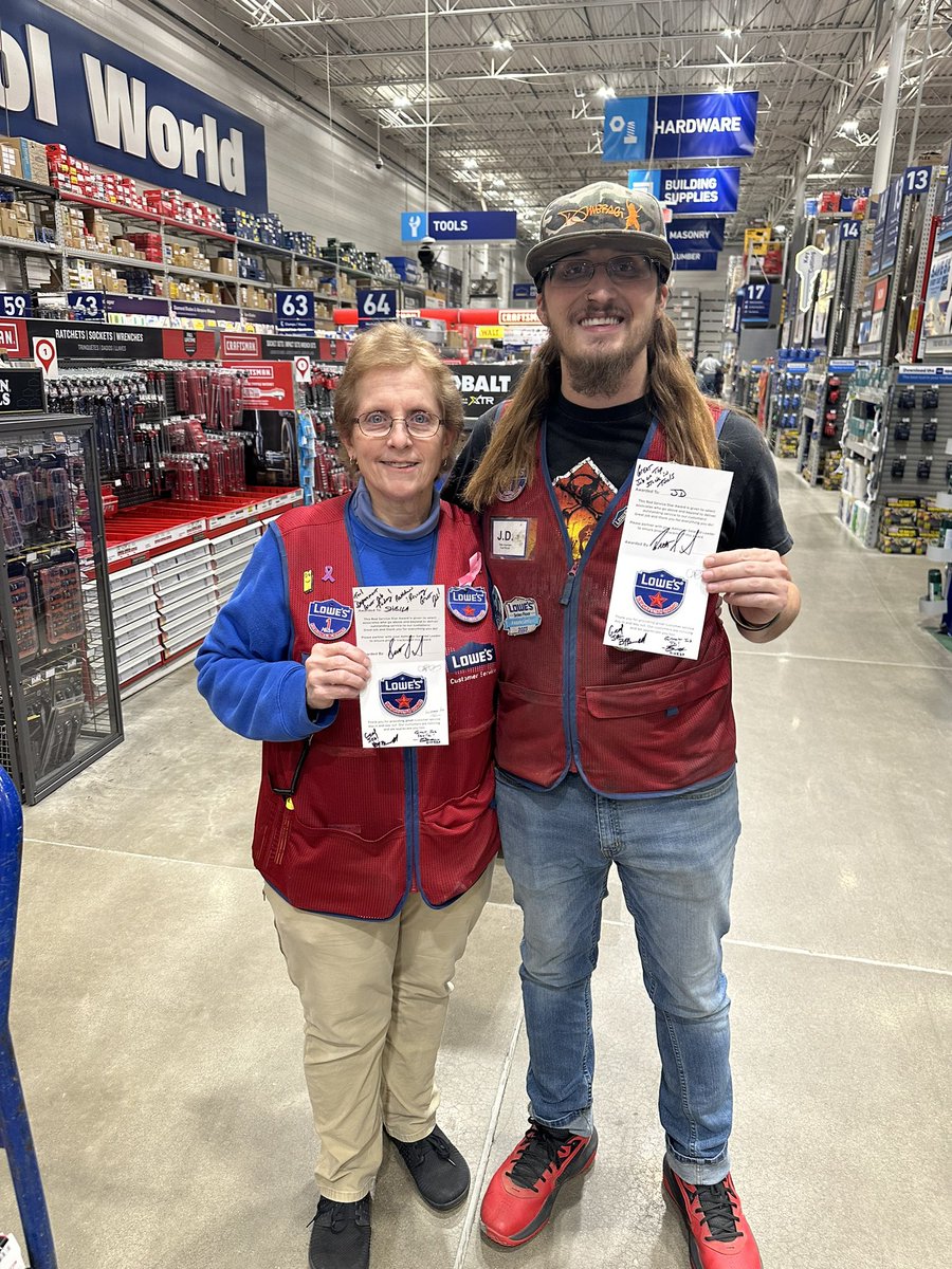jrdtomblin's tweet photo. Just two more of our great associates at store 588 getting recognized by our district staff for their great efforts in driving standards and service in our Tools department. Great job DS Sheila and CSA J.D!! @dhicks0588 @austinrbryant @AdamGoulet0588 @JBBailey9 @SheilaRiddle14 https://t.co/sBAwLMGivJ