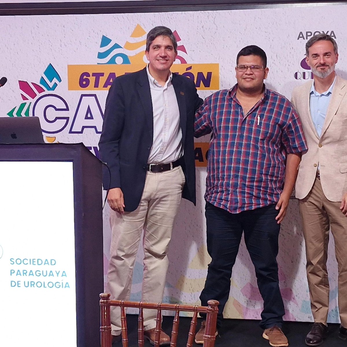 Con el Dr Hilario Alonso, medico residente de último año de urologia del Hospital Nacional de Itauguá, ganador de 1 beca completa al 8th International Meeting de Oncología y endourologia en el Hospital Aleman de Buenos Aires
<a href="/PabloNContreras/">Pablo Contreras</a> 
<a href="/ResidentesCAU/">Oficina Residentes CAU</a> 
<a href="/CodasGustavo/">Gustavo Codas</a>