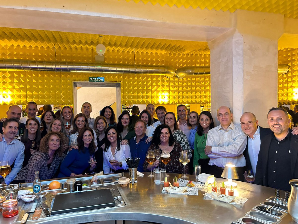 Ana Alcudia Cruz (@anaalcudiacruz1) on Twitter photo 📣⛓️💊🎈🎈👩🏻🔬celebrando 30 Aniversario Promoción Química, orgullosa de mi promoción !!!! <a href="/unisevilla/">Universidad de Sevilla</a> <a href="/QuimicaUs/">QuímicaUS</a> <a href="/fafarsevilla/">Facultad Farmacia US</a> 📣⛓️💊🎈🎈👩🏻🔬celebrando 30 Aniversario Promoción Química, orgullosa de mi promoción !!!! <a href="/unisevilla/">Universidad de Sevilla</a> <a href="/QuimicaUs/">QuímicaUS</a> <a href="/fafarsevilla/">Facultad Farmacia US</a>