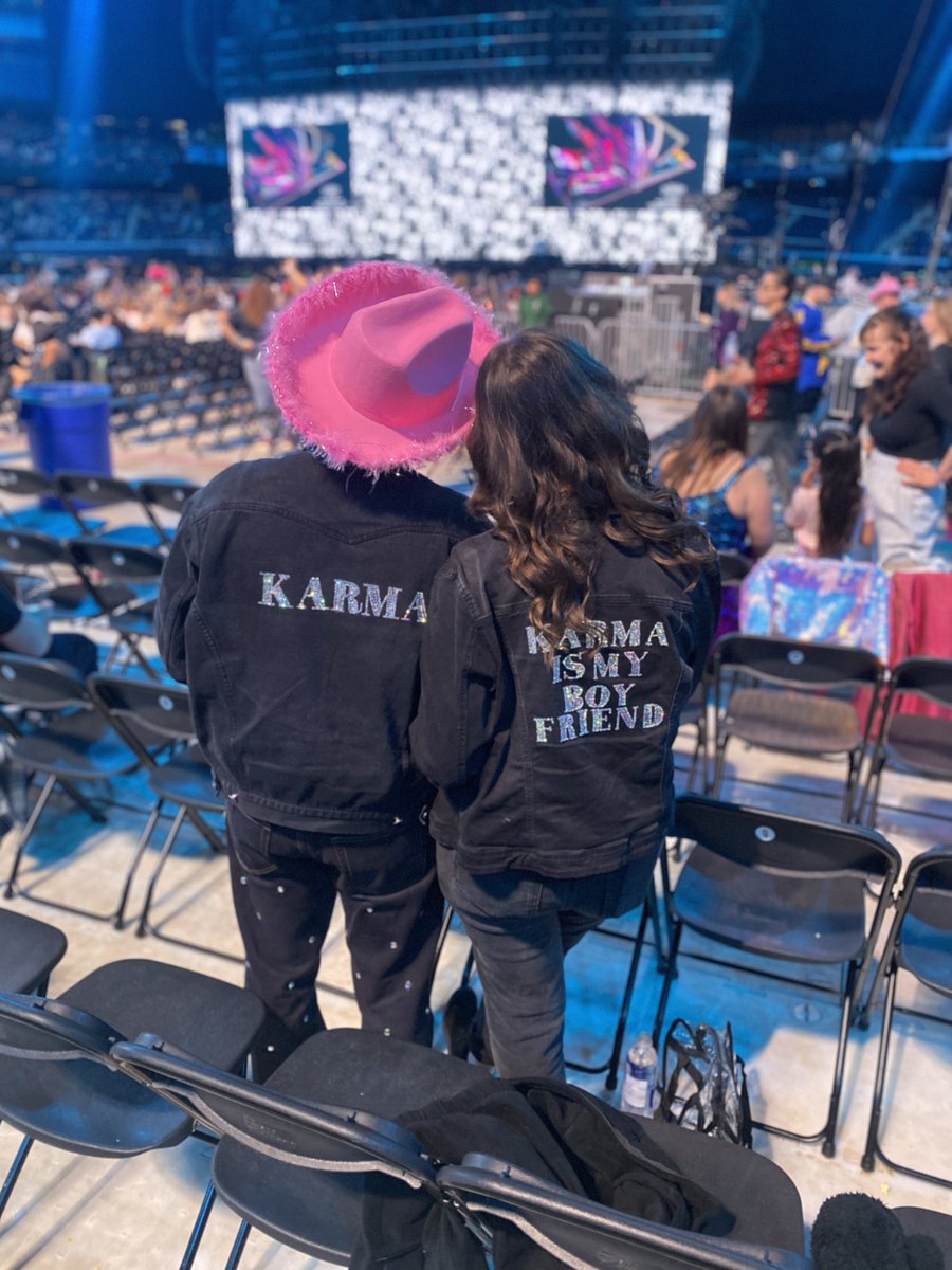 reida442's tweet photo. #TSErasTour #toronton3 @taylornation13 
We’re ready for it 🐍 🩷 https://t.co/IKJH4bWsPs