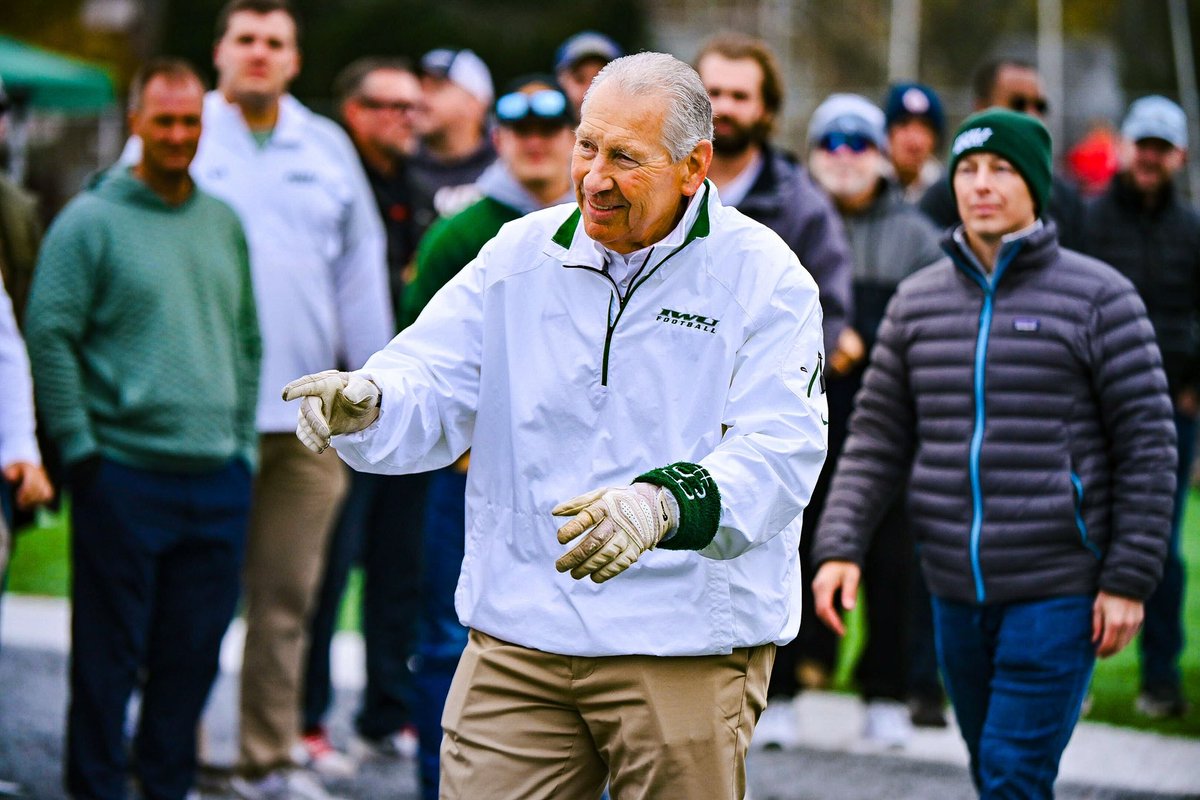Illinois Wesleyan Athletics tweet media