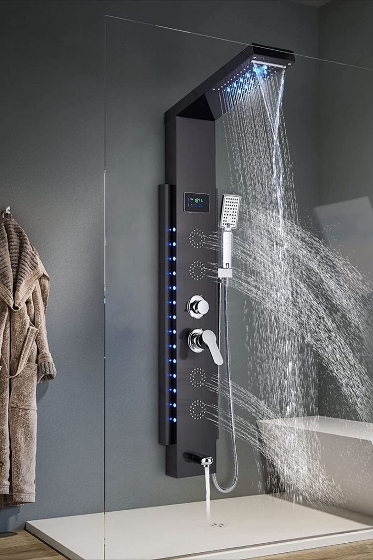 A hot 🔥 or a cold 🥶 shower 🚿