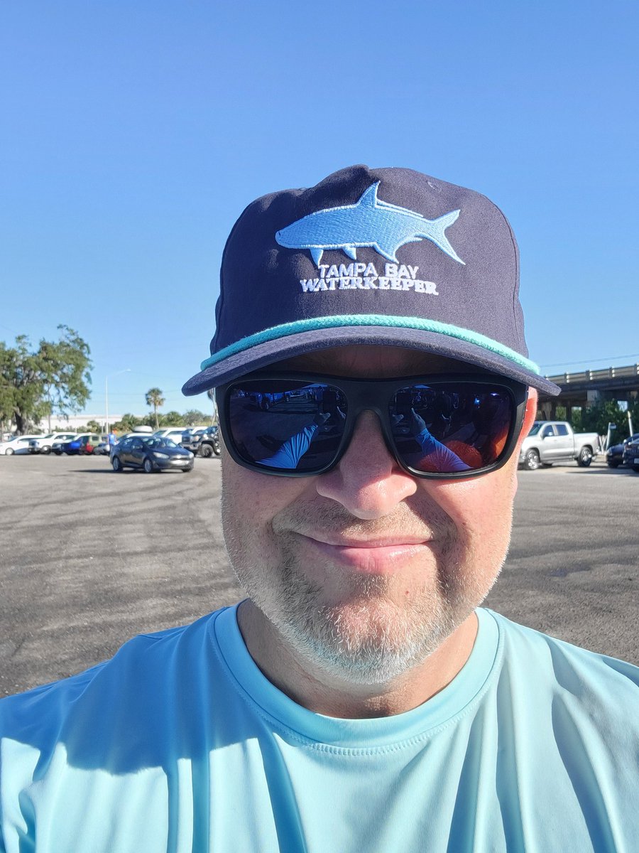 shadowcastfly's tweet image. Living Shoreline Project today. A joint effort between Tampa Bay Watch, @DukeEnergy and @cca_florida to help the southern shore of Fantasy Island in Tampa Bay. Members of the @LennardHigh Coastal Conservation Club got some volunteer time lugging reef balls and oyster shell bags.