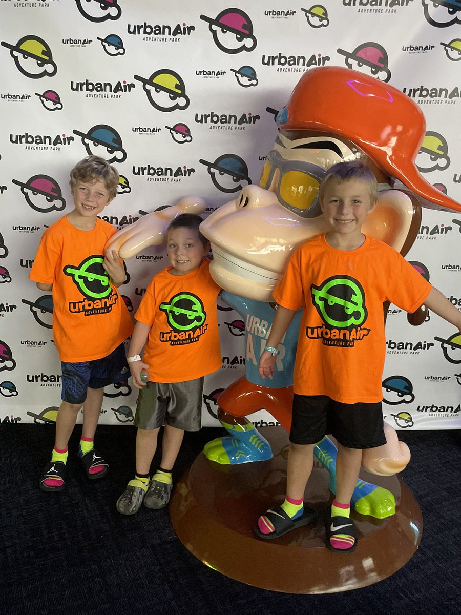 jvanhouten43's tweet photo. Fun day at Urban Air while dad is hunting trying to fill our freezer :) https://t.co/BwulRKFqde