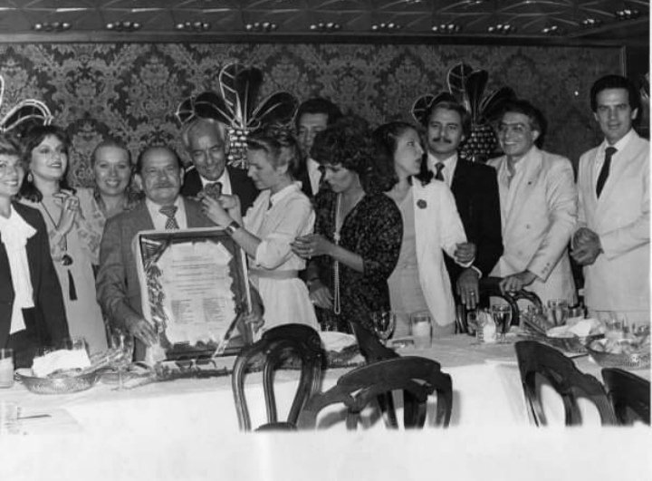 mancorre's tweet photo. No es muy buena la calidad de la foto, pero pertenece a un  homenaje a Francisco Amado Pernía, muchos años después de su retiro. https://t.co/MsD9kj7mNm