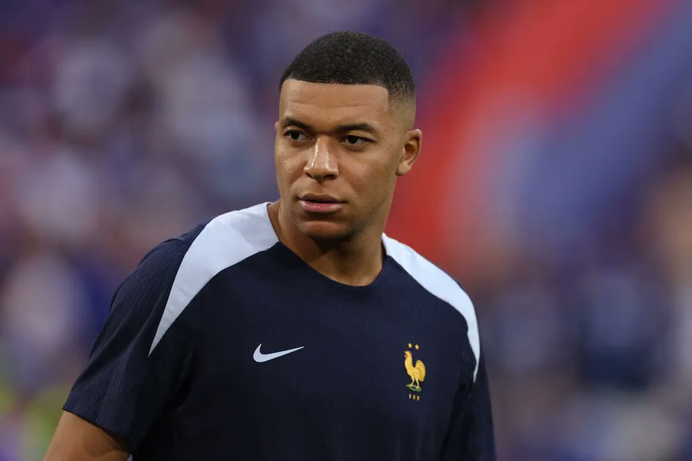 kantspelse's tweet photo. Hur Gammal Är Mbappé? En Fotbollsstjärnas Resa -  https://t.co/HucVZpGYn3 

#fotboll #soccer #allsvenskan #premierleague #pl #kantspel https://t.co/V9knVzTmqy