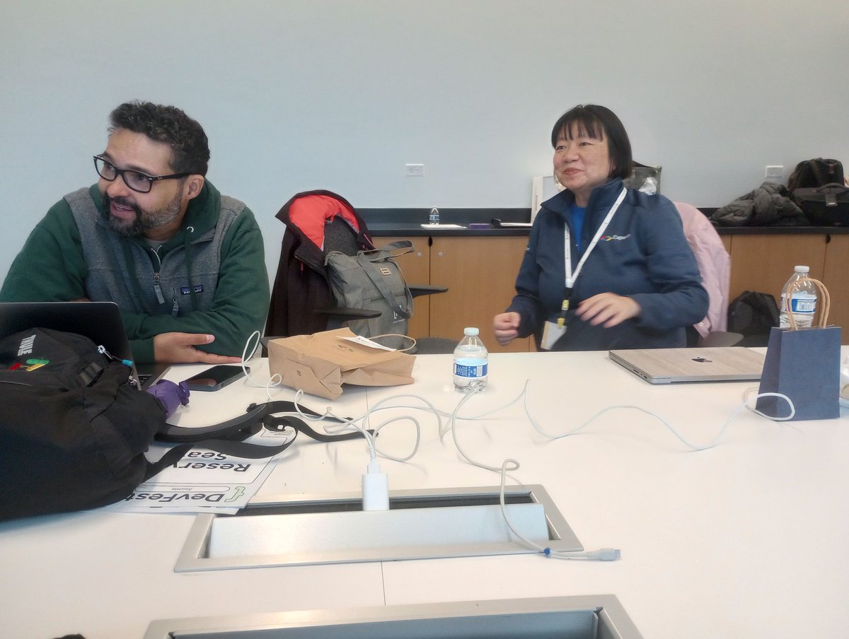 AJ and Margaret sharing GDE experiences #devfest2024