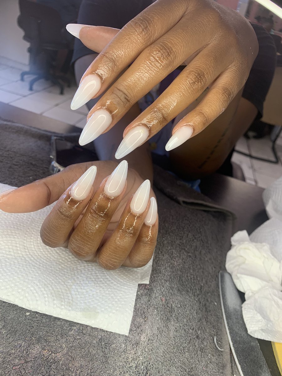 NobuhleNcube10's tweet photo. #MissUniverse2024 Acrylic tips R200
Extra large tips R300
Acrylic overlay R180
Gel Tips.          R220
Gel overlay.     R150
Soak off R50
We located in Kempton park cbd at number 12 central avenue opposite monument road near the old absa building. 

Call or whatsaap 0680370351 https://t.co/54emJFcVAh