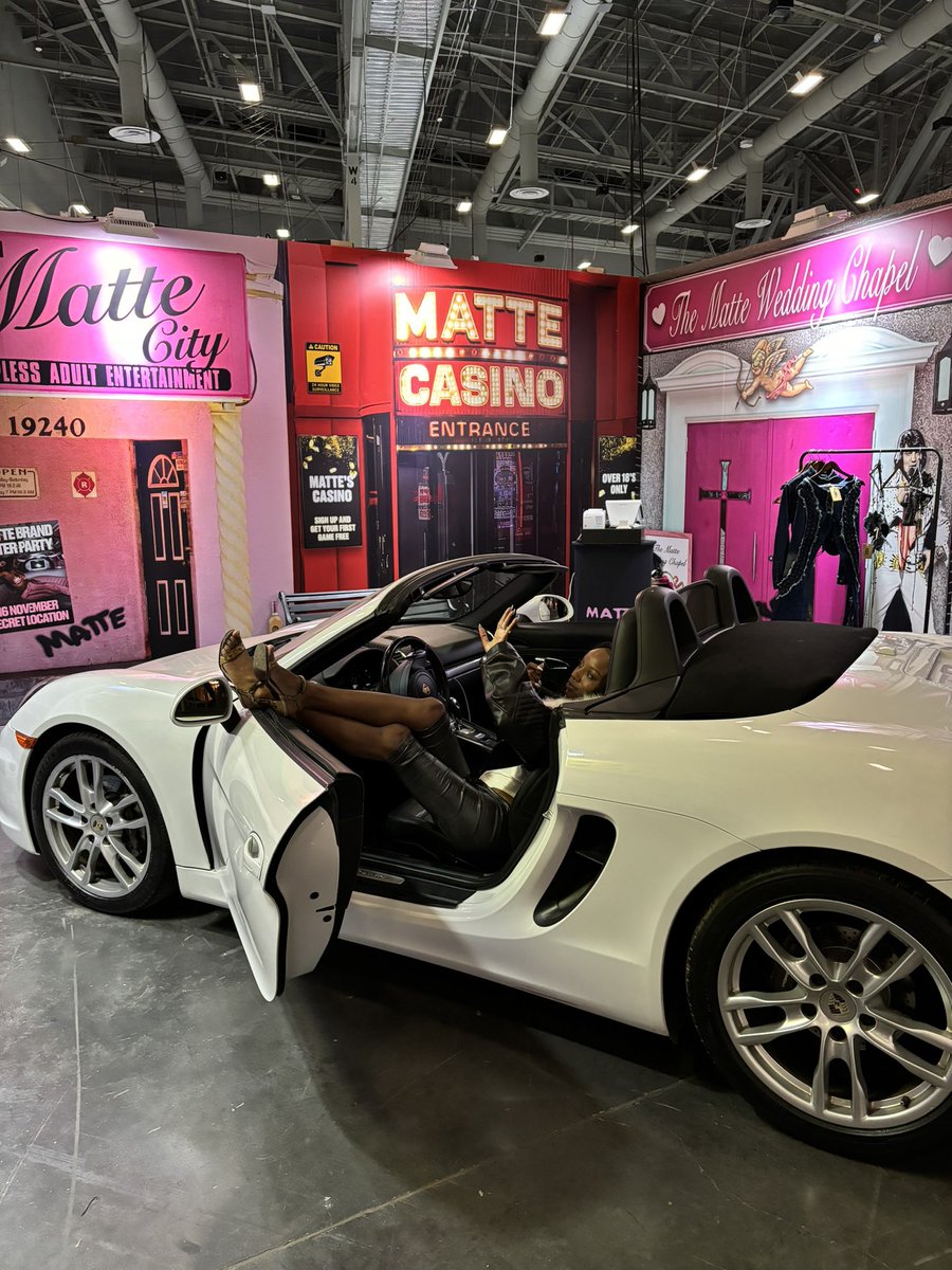 hottiebillion's tweet image. MATTE CITY #complexcon