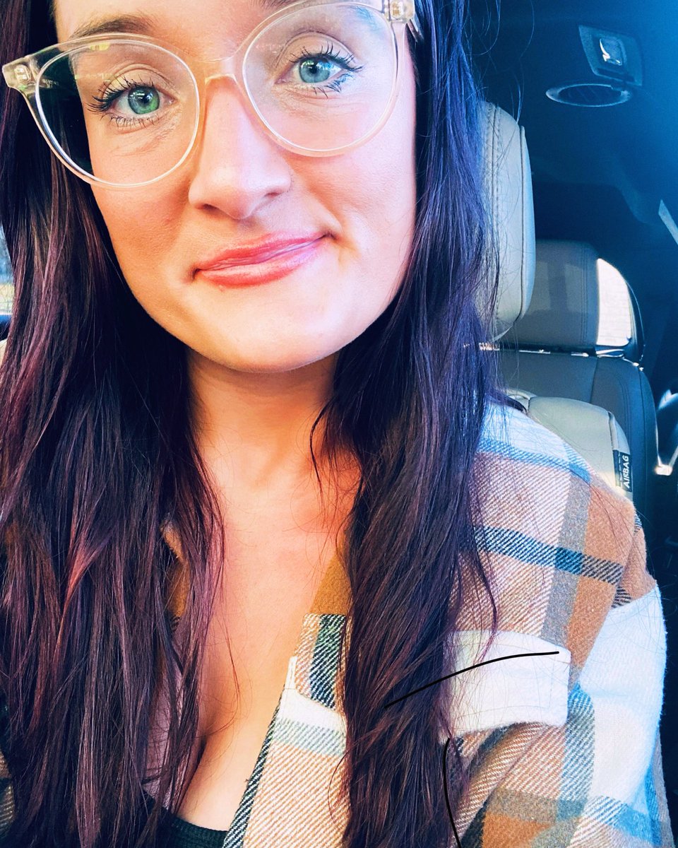 Alexandriatheauthor tweet media