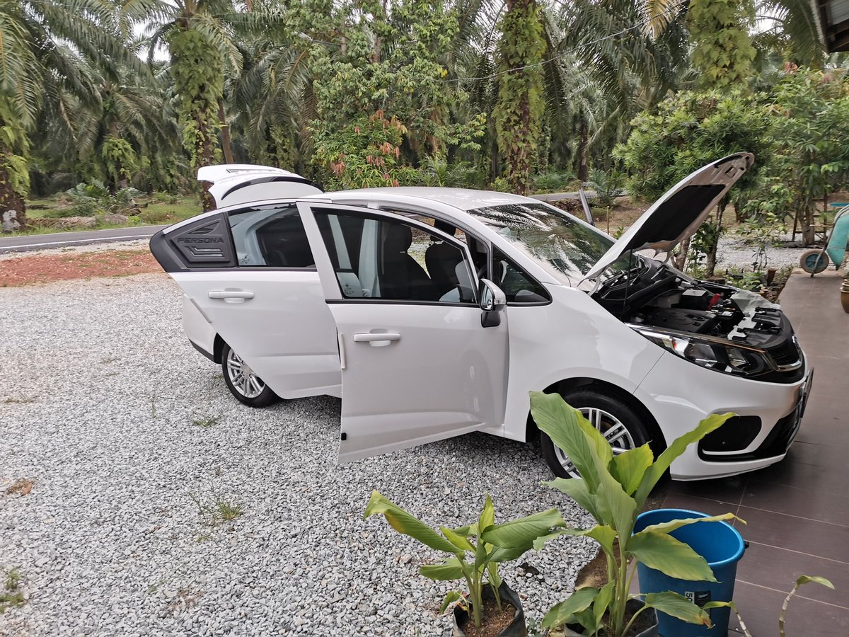 Asrafapandi's tweet photo. @rinmansor ODO meter 100k lebih..gearbox jerking. Minyak gear sentiasa tukar setiap 30k.. Habis warranty je terus masalah..🙄 https://t.co/HIRhMRTYOh