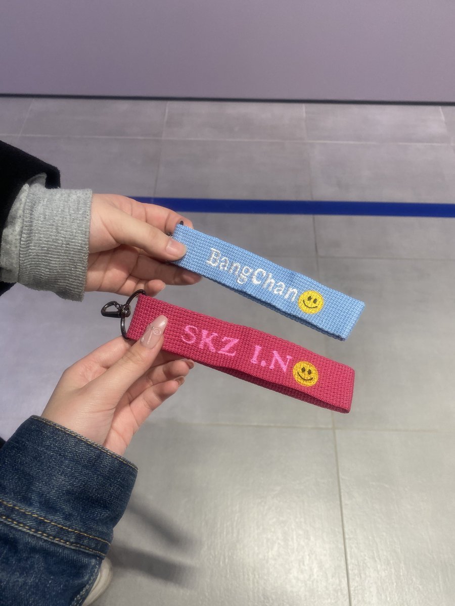 02I_N08_'s tweet photo. 原宿のGALAXYでネームタグ作ったのもかわいくて愛用してるo(＞‧̫＜)o🎶 https://t.co/F9LAospnUF