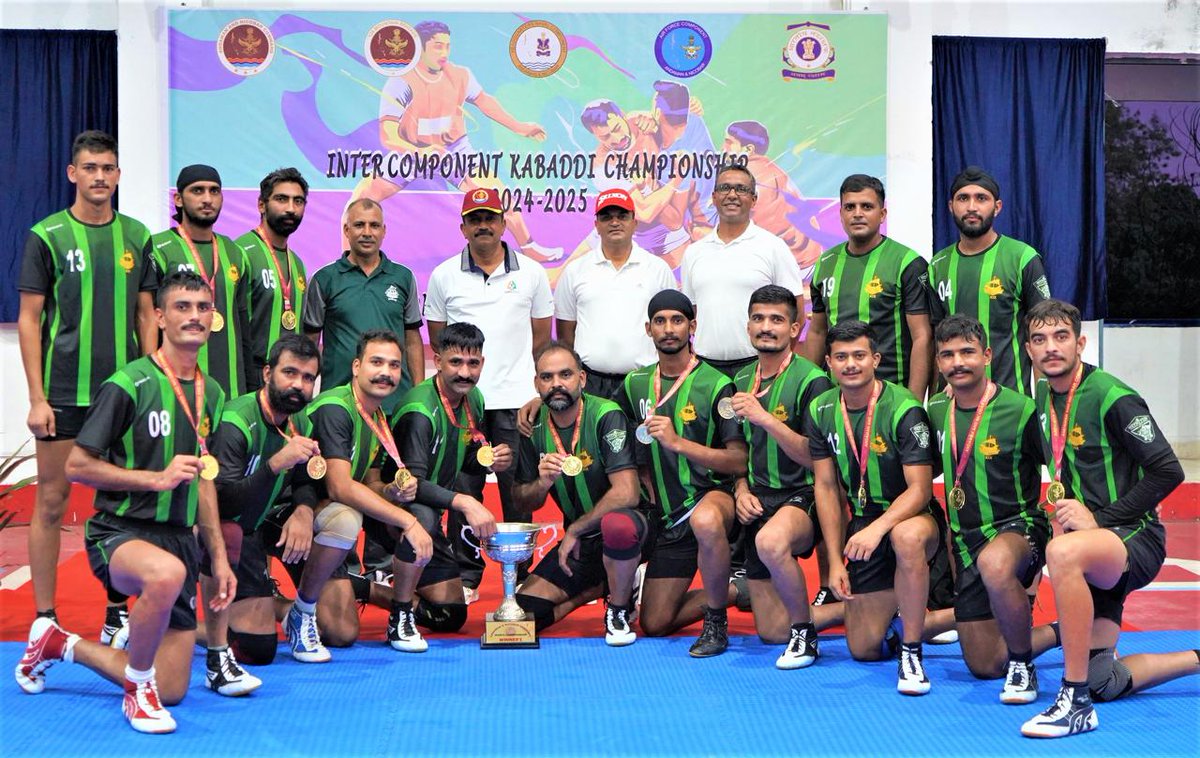 AN_Command's tweet photo. #SriVijayaPuram
#KabaddiChampionship
#In an intense finals #ArmyTeam triumphed over #NavalTeam & won the championship. #Air Marshal Saju Balakrishnan AVSM, VM #CINCAN complimented the participants and felicitated the winners🏆 & runners-up.
#SportsWayofLife
#ArmyComponent
#ANC https://t.co/VybdCOhRbd