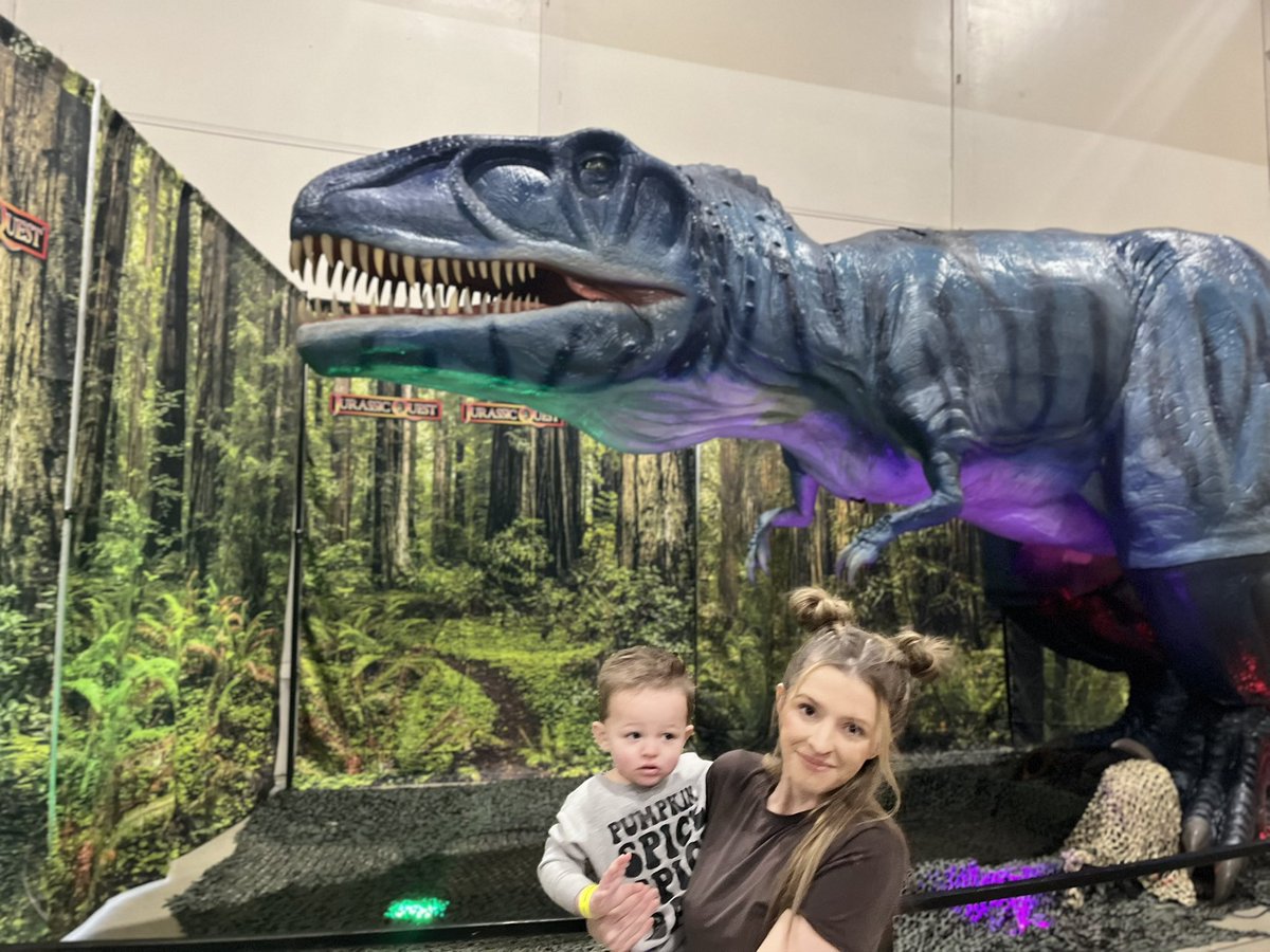 CLynnm8's tweet photo. Oliver still isn’t feeling well but we walked to see 🦖🦕  Dino’s anyway.  Now we are home medicating and resting. https://t.co/n464wKHKii