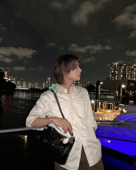 joshujjisoo's tweet image. your light are fireflies in my heart 🌃✨

#CSD #CaratSelcaDay #JOSHUA #조슈아 #SEVENTEEN @pledis_17