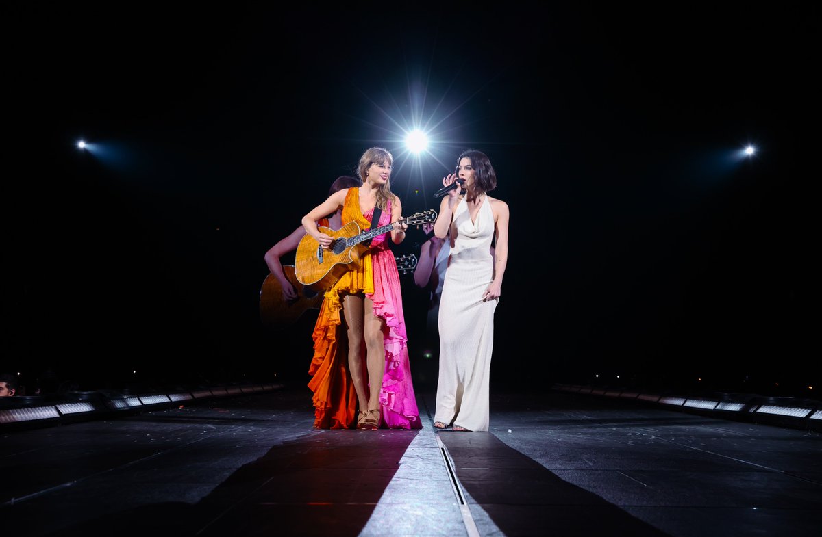 taylornation13's tweet image. Tonight felt like a joke. 💛 It must seem like fate that our girls are singing (their Grammy nominated song “us.”) together, #TorontoTSTheErasTour. 🍁