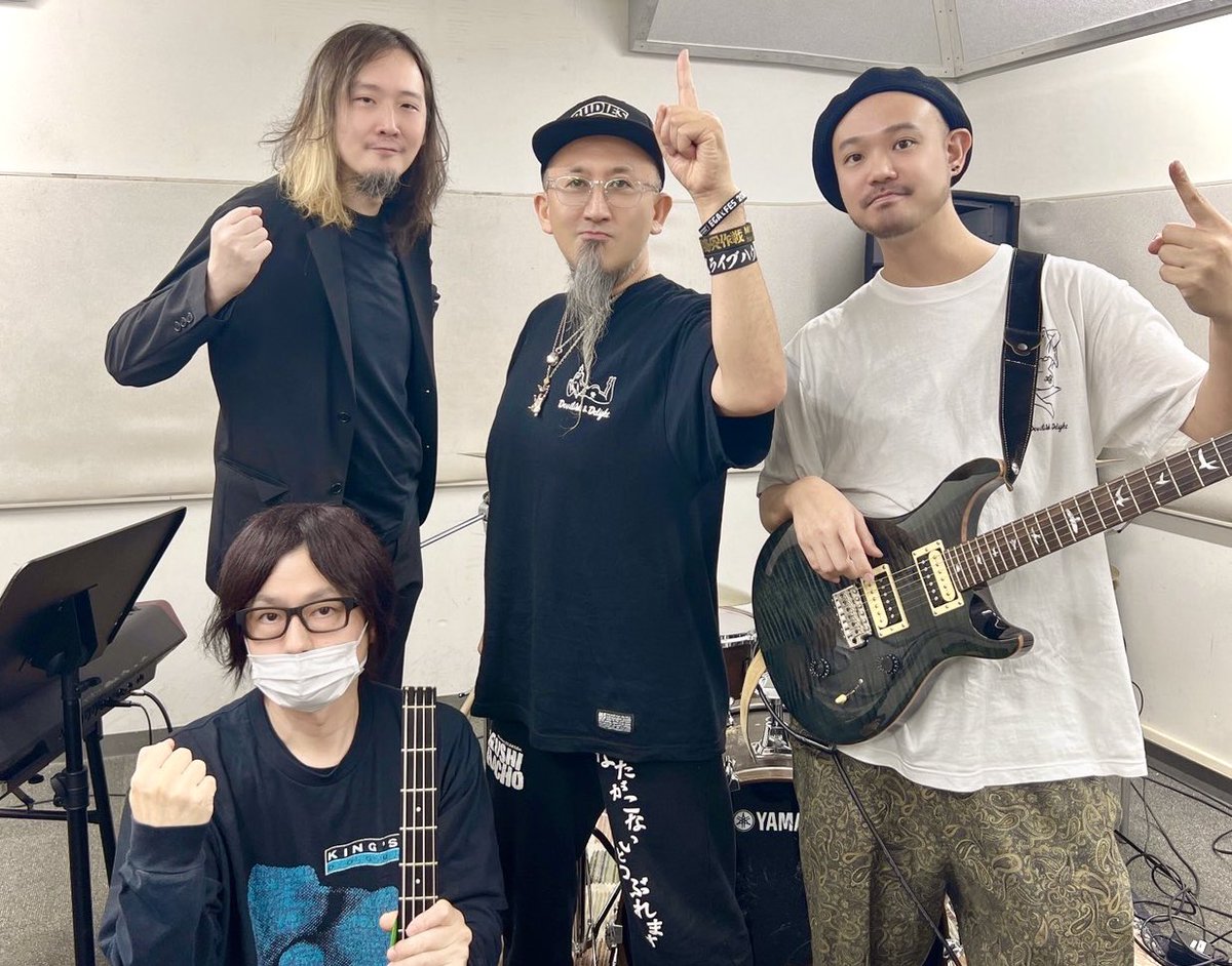 Drawing_band's tweet photo. 📸Candid Shot📸

本日バンド隊はスタジオにて新曲制作中！
こっちは順調だよ！
Rioは最強戦頑張って！👊

#最強戦
#東城りお
#Drawing https://t.co/hIkTmrpNcI