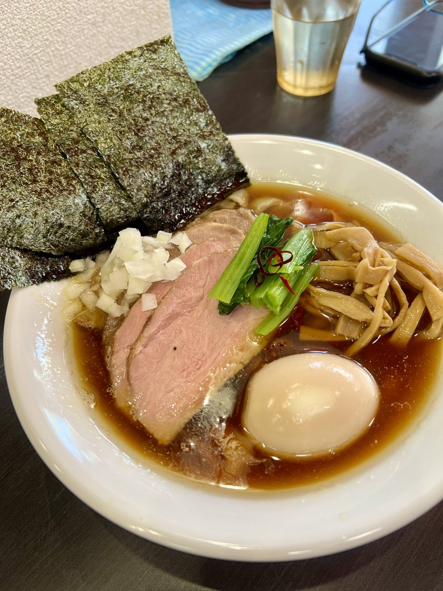 ashitahima's tweet photo. 醤油は通常麺、塩は細麺で。
最近は醤油がブーム。
おいしかった！ https://t.co/pRiaOiNfuQ