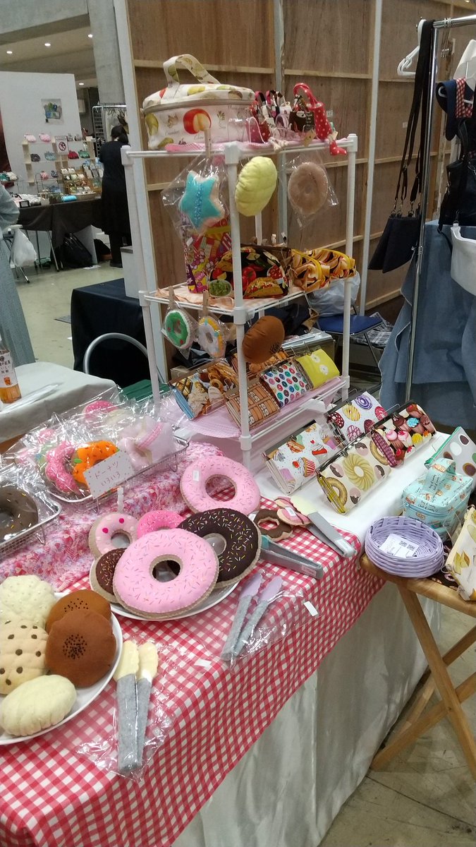 dabadonuts's tweet photo. おはようございます！
デザフェス2日目 準備できました。
お待ちしております。
Osceola417 
西館4F   O-23
#デザフェス60
#デザインフェスタ https://t.co/aH34ENrXmF