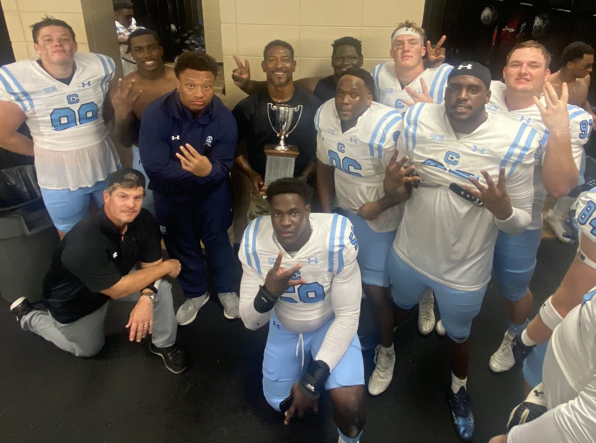 Victory Pic with the #FIDOGANG <a href="/CitadelFootball/">The Citadel Football</a> #MonaLisa