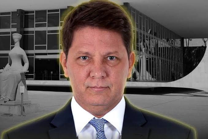 Analise2023's tweet photo. 🚨 ATENÇÃO: contra a PEC que pede o FIM DA ESCALA 6X1, o deputado federal Mário Frias (PL-SP) folgou 219 dias e registrou 11 faltas em 2024!

🇧🇷 MÁRIO FRIAS 2024

- Dias trabalhados: 86
- Folgas: 219
- Faltas: 11

📰 Fonte: Câmara dos Deputados (site) https://t.co/WF6yMl2Zsr