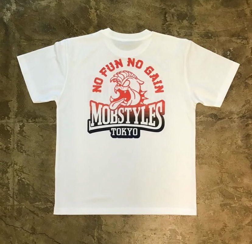 おはようございます☀️
PEACE&amp;MOSH OPENしております！

#MOBSTYLES オフィシャルの取り扱い店限定アイテム

PEACE&amp;MOSH限定カラーVer.の
MOBSTYLES LOGO DRY Tee

在庫は残り
Lサイズ×1のみとなりました🤩

再入荷の予定は今のところございません！気になっていた方お早めにどうぞ！

#peace_and_mosh